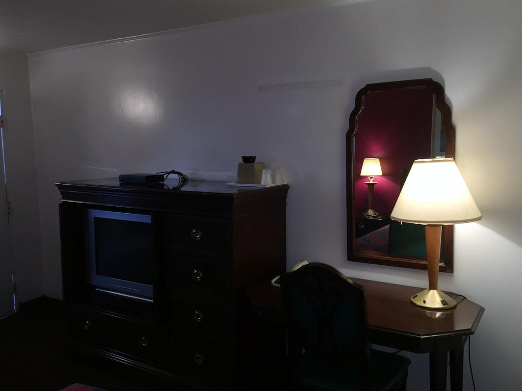 Budget Inn Wrightstown Buitenkant foto